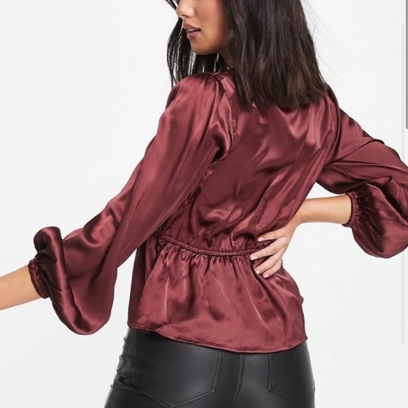 Abercrombie & Fitch Silky Tie Front Top - Picture 2 of 6